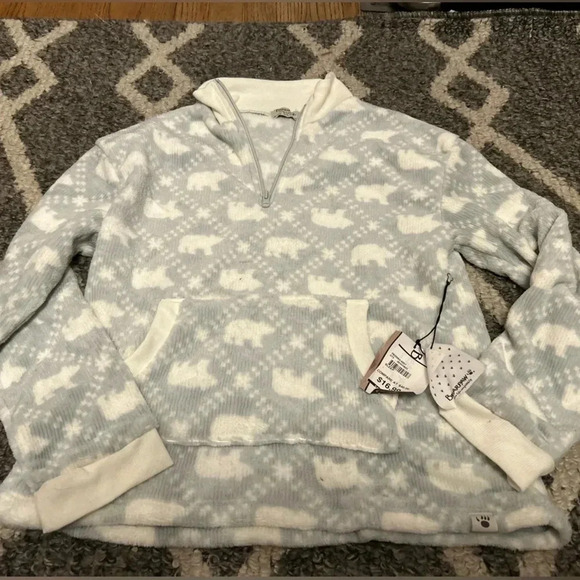 Bearpaw Pullover - Picture 1 of 3